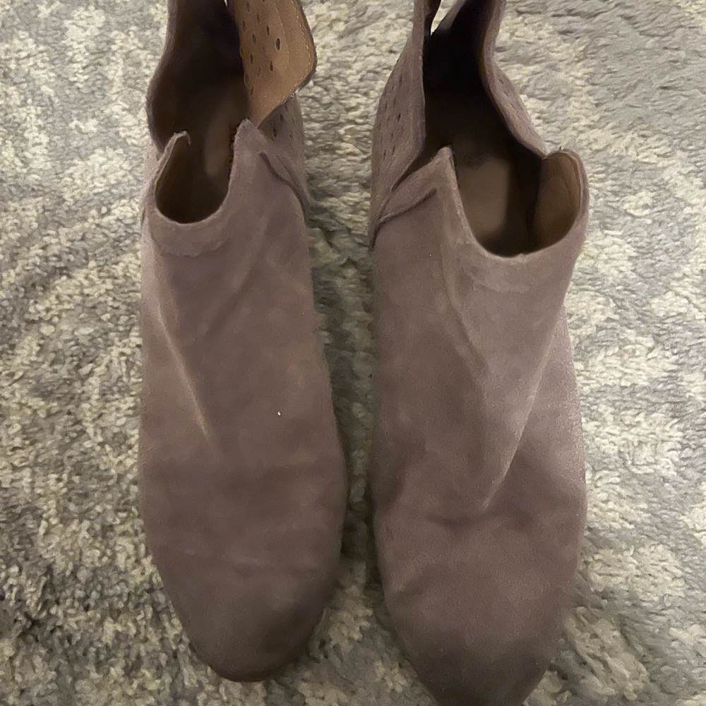 Booties from TJ Maxx. Size 8. Mauve